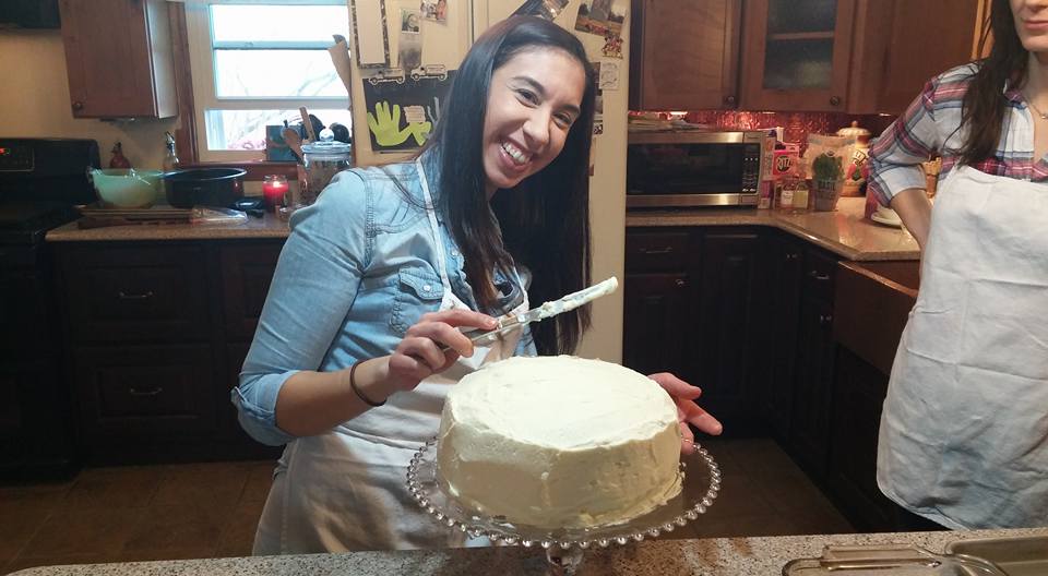 teresa frosting cake